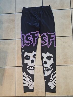 MisFits Black & Purple Skull Graphic Leggings for Women